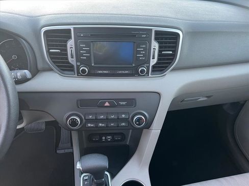 Used 2017 Kia Sportage LX image 16