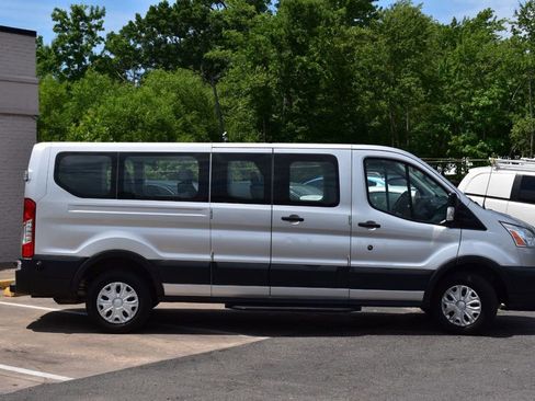 Used 2017 Ford Transit 350 XLT RWD image 4
