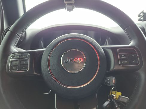 Used 2018 Jeep Wrangler Rubicon AWD/4WD image 23