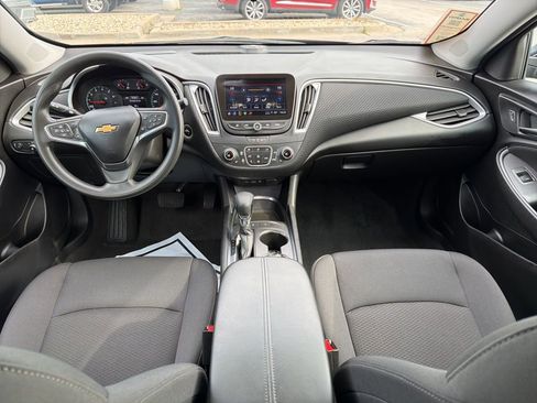 Used 2025 Chevrolet Malibu LT FWD image 14