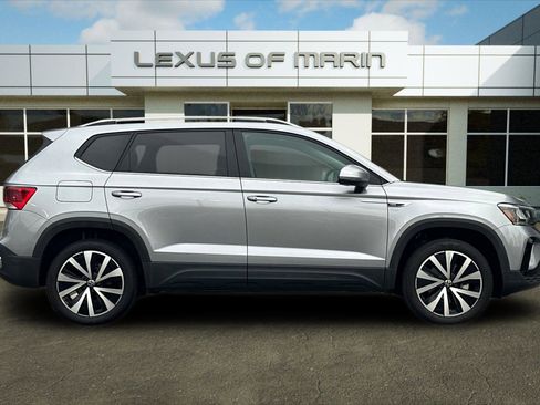 Used 2023 Volkswagen Taos SE image 7