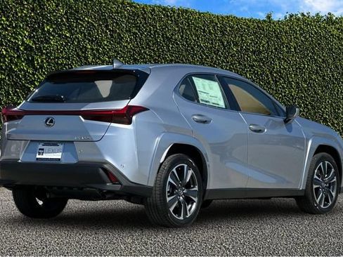 New 2026 Lexus UX 300h FWD image 5