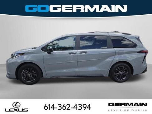 Used 2025 Toyota Sienna XSE w/ XSE Plus Package AWD/4WD image 11