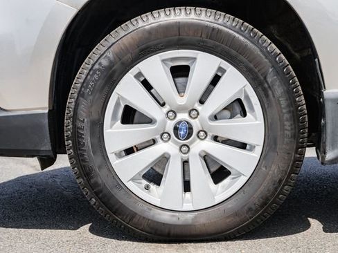 Used 2018 Subaru Outback 2.5i AWD/4WD image 14