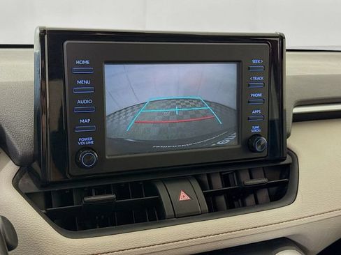Used 2019 Toyota RAV4 XLE AWD/4WD image 13