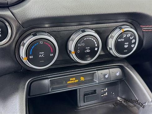 Used 2018 FIAT 124 Spider Abarth w/ Navigation & Sound Group image 20