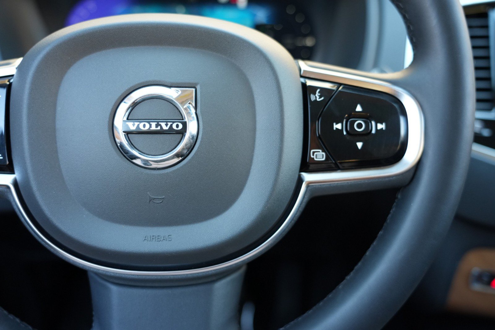 Used 2023 Volvo XC90 T8 Plus AWD/4WD image 24