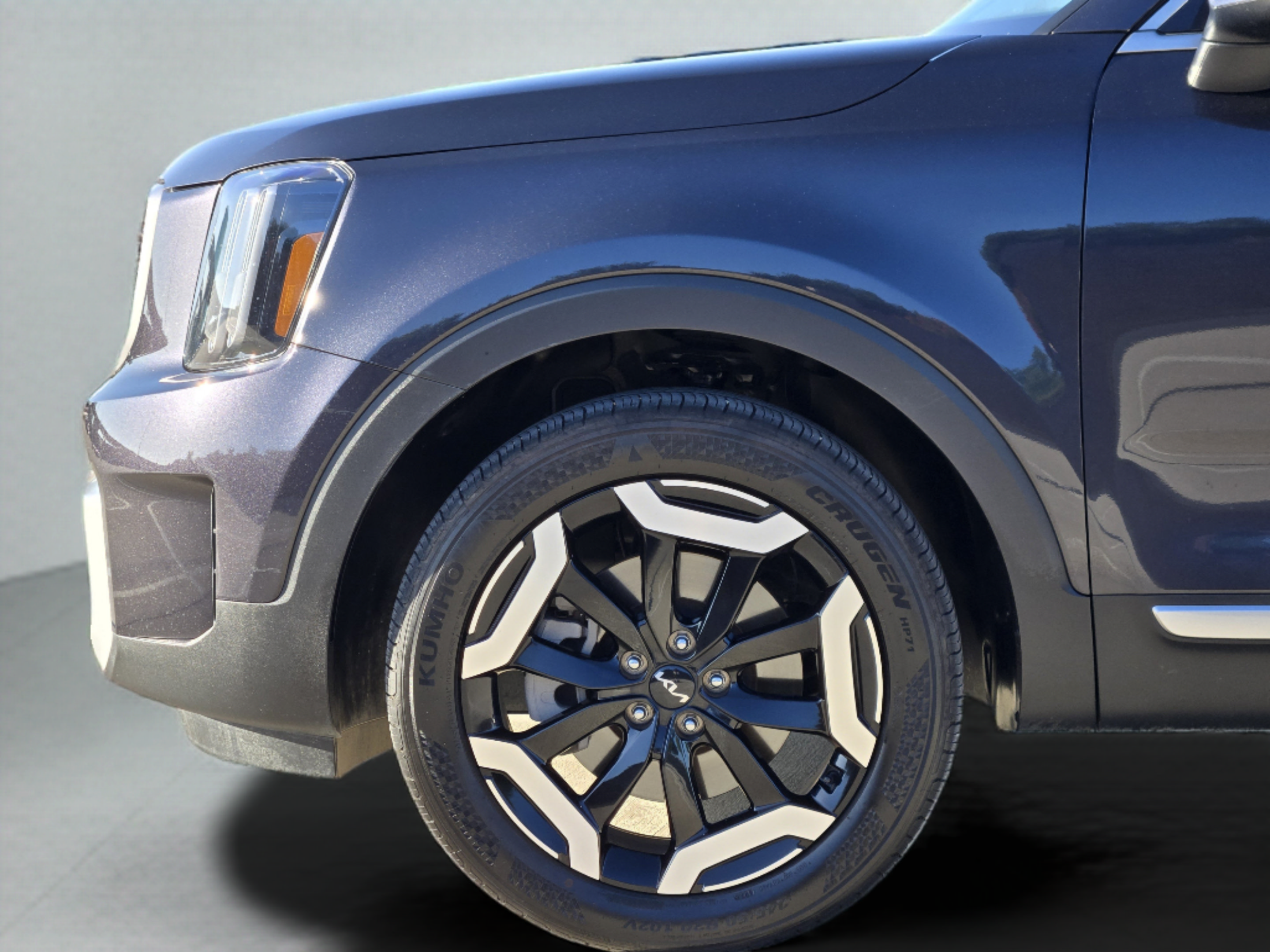 Used 2025 Kia Telluride S FWD image 31