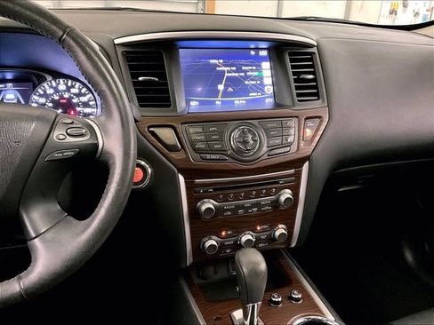 Used 2019 Nissan Pathfinder Platinum AWD/4WD image 6
