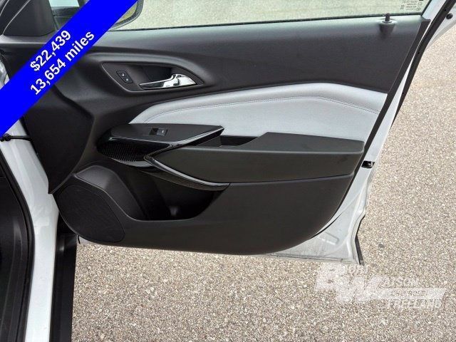 Used 2026 Chevrolet Trax LT FWD image 32