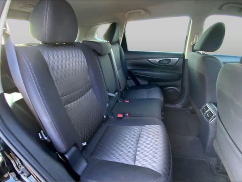 Used 2020 Nissan Rogue S FWD image 20