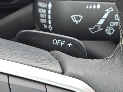 Used 2025 Volkswagen Atlas SEL Premium R-Line image 18