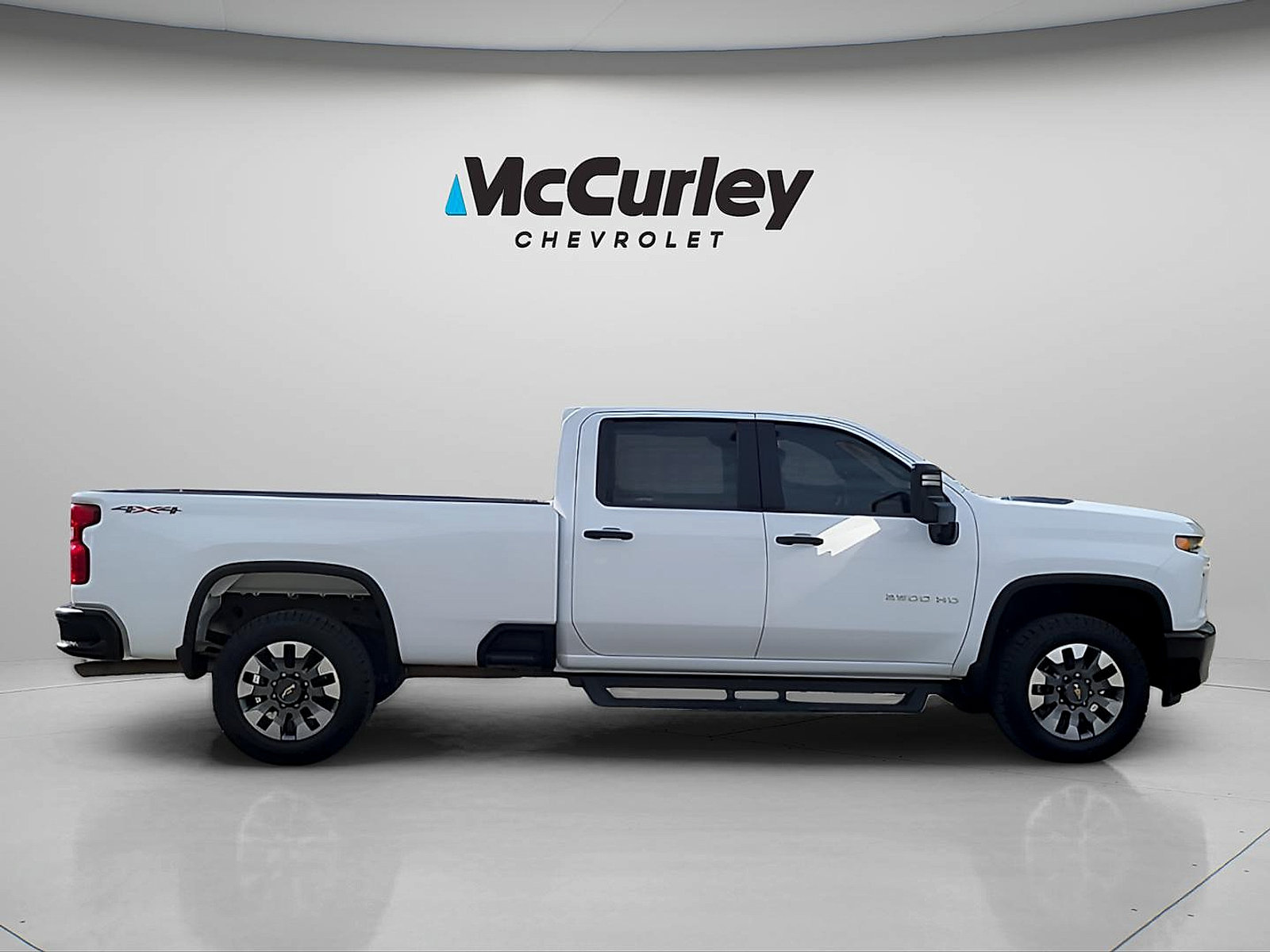 Used 2022 Chevrolet Silverado 2500 Custom w/ Custom Convenience Package AWD/4WD image 8