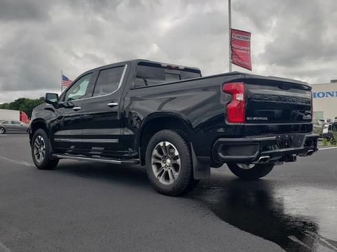 Used 2022 Chevrolet Silverado 1500 High Country w/ Technology Package AWD/4WD image 8