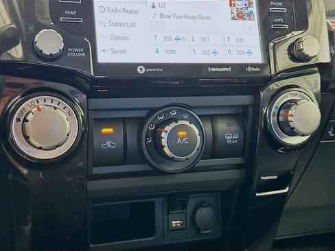 Used 2021 Toyota 4Runner Venture image 11