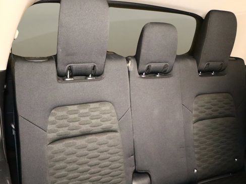 Used 2024 Nissan Pathfinder S image 19