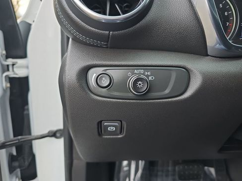 Used 2021 Chevrolet Blazer LT image 19