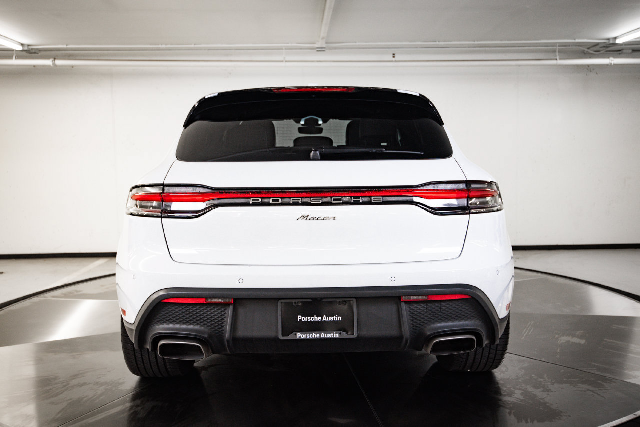 Certified 2023 Porsche Macan AWD/4WD image 6