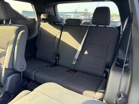 Certified 2025 Chevrolet Traverse LT AWD/4WD image 16