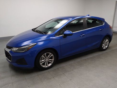 Used 2019 Chevrolet Cruze LT w/ Convenience Package FWD image 2