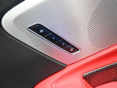 Used 2022 Chevrolet Corvette Stingray Premium Conv w/ Z51 Performance Package RWD image 16
