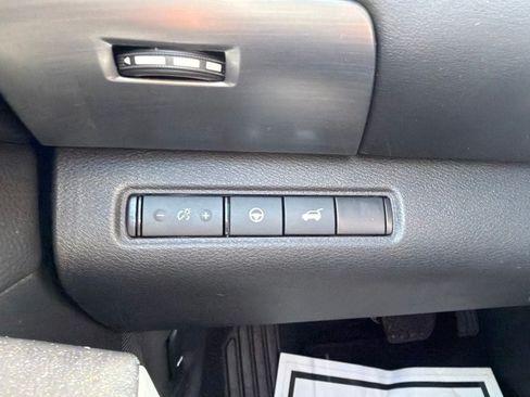 Used 2025 Nissan Pathfinder SL AWD/4WD image 23