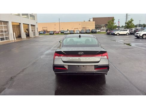 Used 2025 Hyundai Elantra SEL FWD image 6