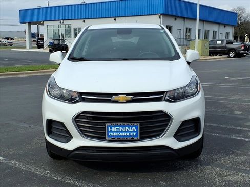 Used 2021 Chevrolet Trax LS w/ Tint and Cruise Package image 2