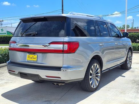 Used 2020 Lincoln Navigator Reserve AWD/4WD image 2