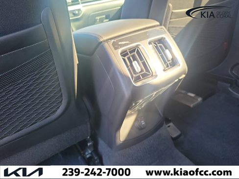 Used 2024 Kia Sorento LX FWD image 16