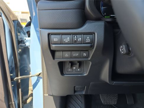 Used 2025 Toyota Land Cruiser AWD/4WD image 34