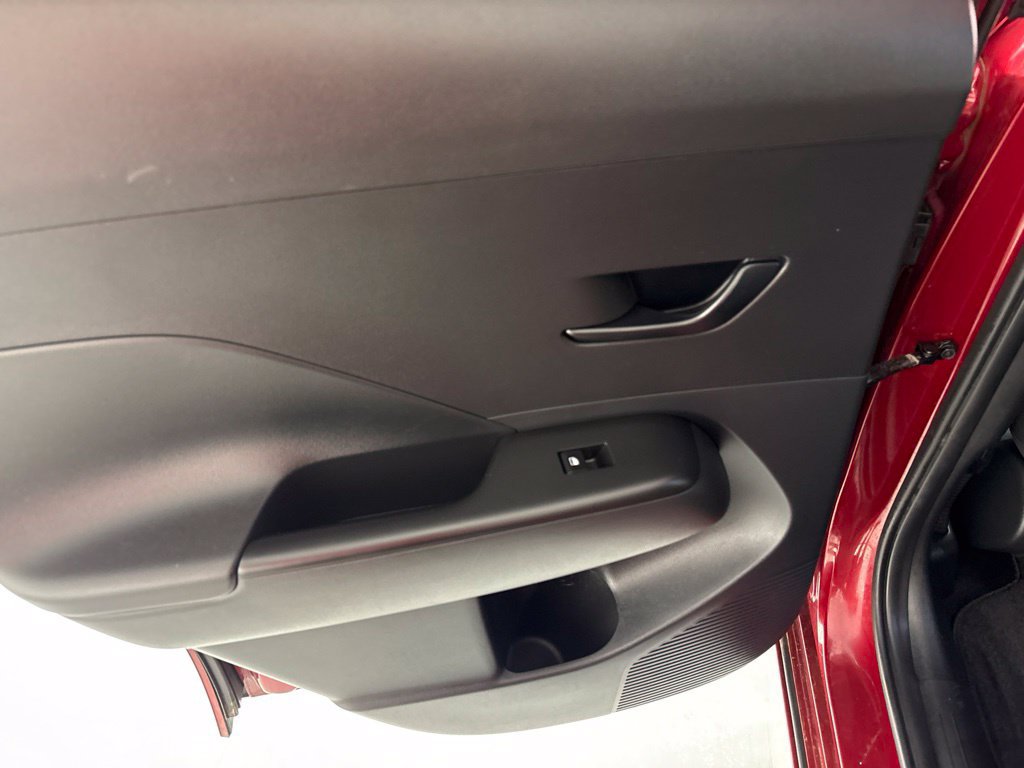 Used 2025 Hyundai Kona SEL FWD image 21
