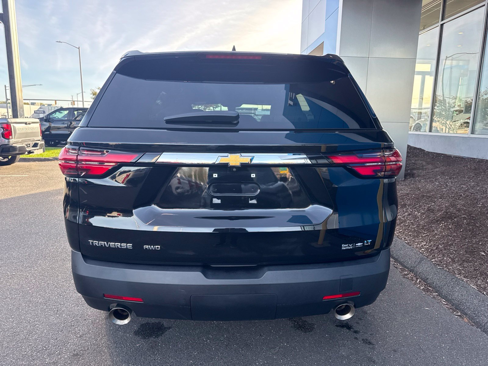 Used 2023 Chevrolet Traverse LT w/ LPO, Cargo Package AWD/4WD image 7