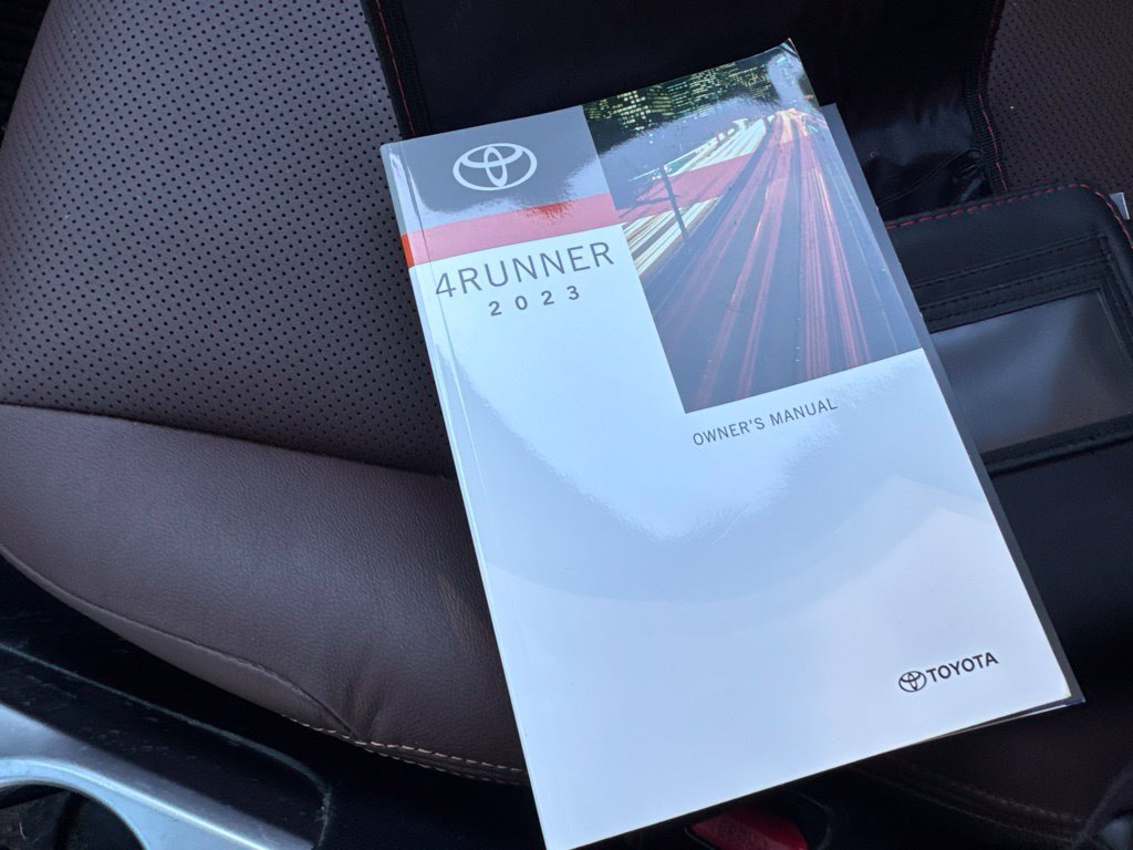 Used 2023 Toyota 4Runner Limited AWD/4WD image 27
