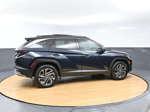 Used 2025 Hyundai Tucson Limited AWD/4WD image 4