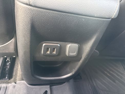 Used 2018 Chevrolet Colorado Z71 image 25