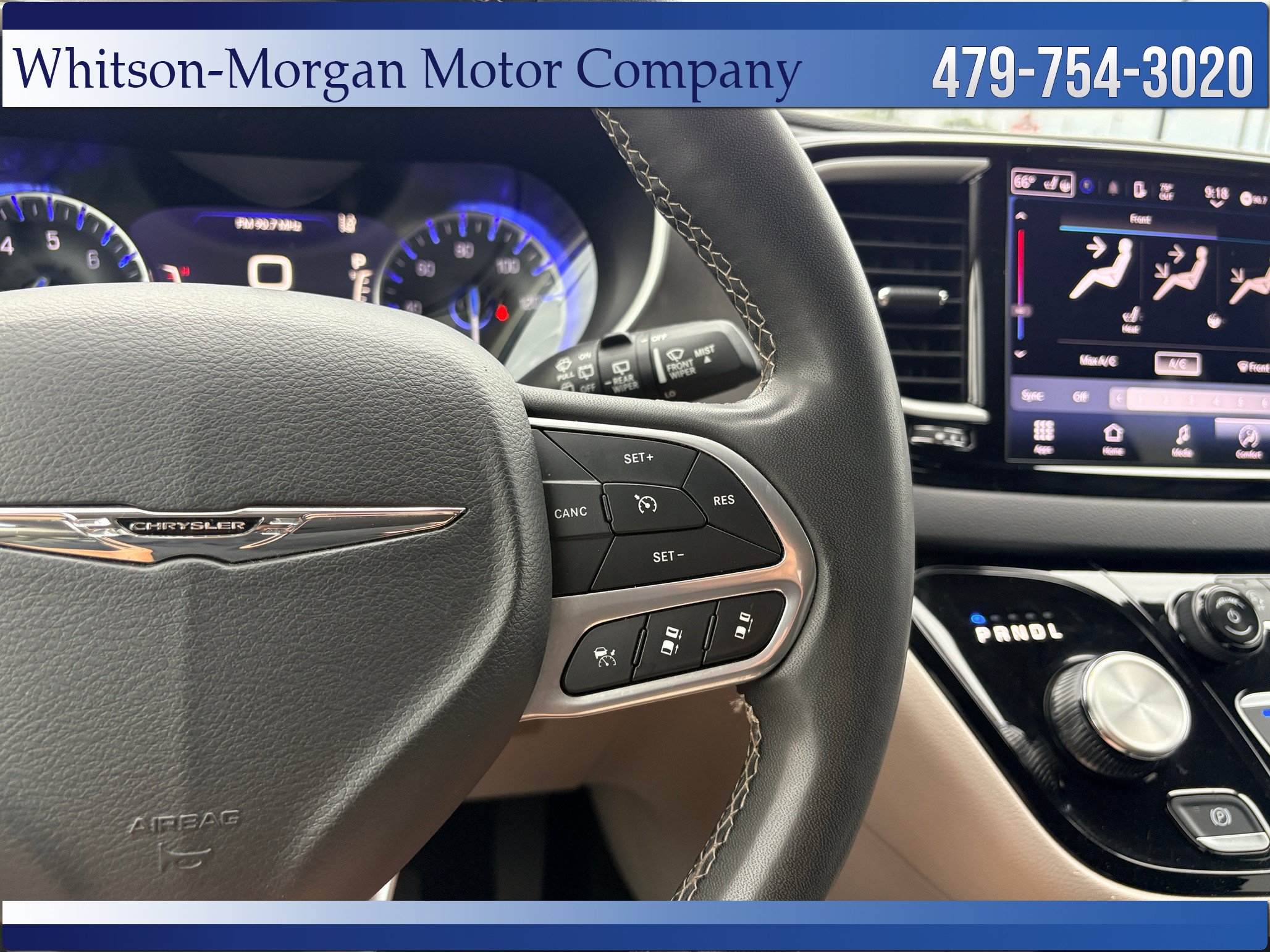 Used 2024 Chrysler Pacifica Touring-L FWD image 17