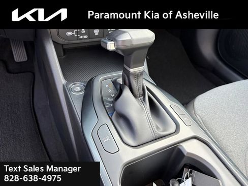 New 2025 Kia K4 LXS image 27