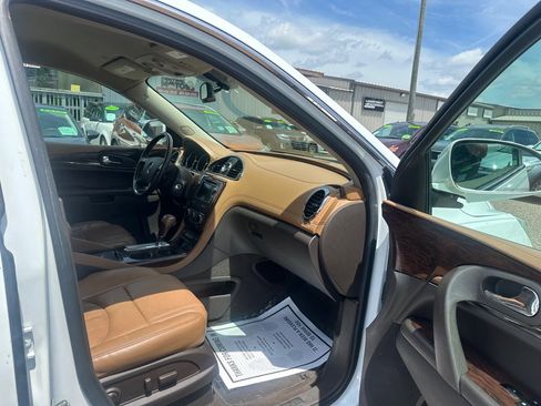 Used 2016 Buick Enclave Leather FWD image 12