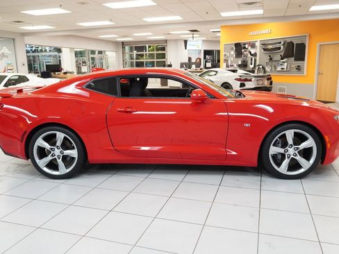 Used 2017 Chevrolet Camaro SS RWD image 12