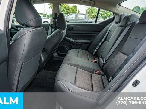 Used 2025 Nissan Altima 2.5 SV FWD image 21
