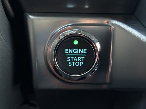 Used 2023 Ford F150 Lariat w/ Equipment Group 502A High image 42