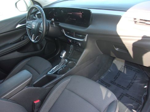 Used 2024 Buick Encore GX Preferred FWD image 12