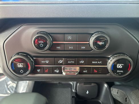 New 2025 Ford Bronco Badlands image 11