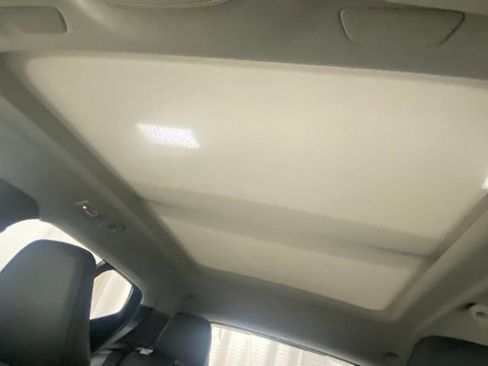 Certified 2025 Volvo XC40 B5 Ultra image 29