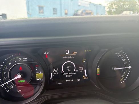 Used 2024 Jeep Wrangler Unlimited Sahara w/ Technology Group AWD/4WD image 14