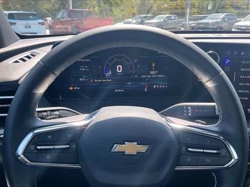 Used 2026 Chevrolet Traverse LT FWD image 24