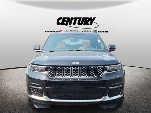 Used 2025 Jeep Grand Cherokee L Summit AWD/4WD image 9