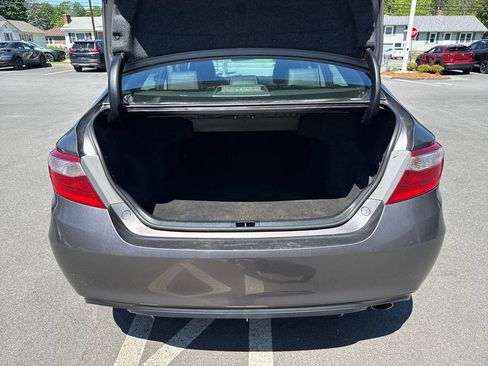 Used 2015 Toyota Camry SE FWD image 12