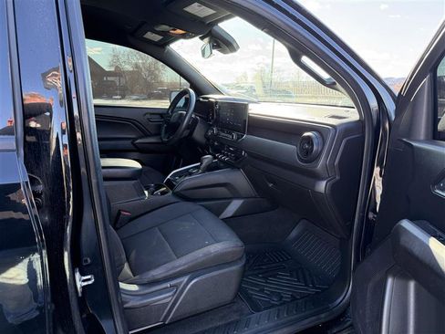 Used 2024 Chevrolet Colorado Trail Boss image 10
